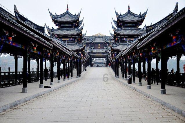 日本人早餐都吃些什么？为什么早上在日本的街上没有早餐摊呢？
